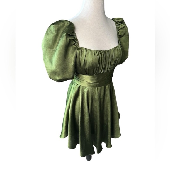 Majorelle Revolve Tiana XS mini dress green puff sleeve - Picture 3 of 9